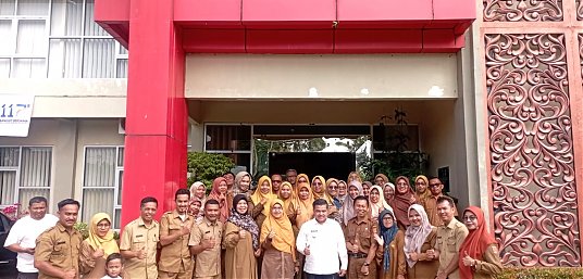 Bupati Agam Berikan Motivasi Kerja dan Arahan Percepatan Program Unggulan Daerah thumbnail