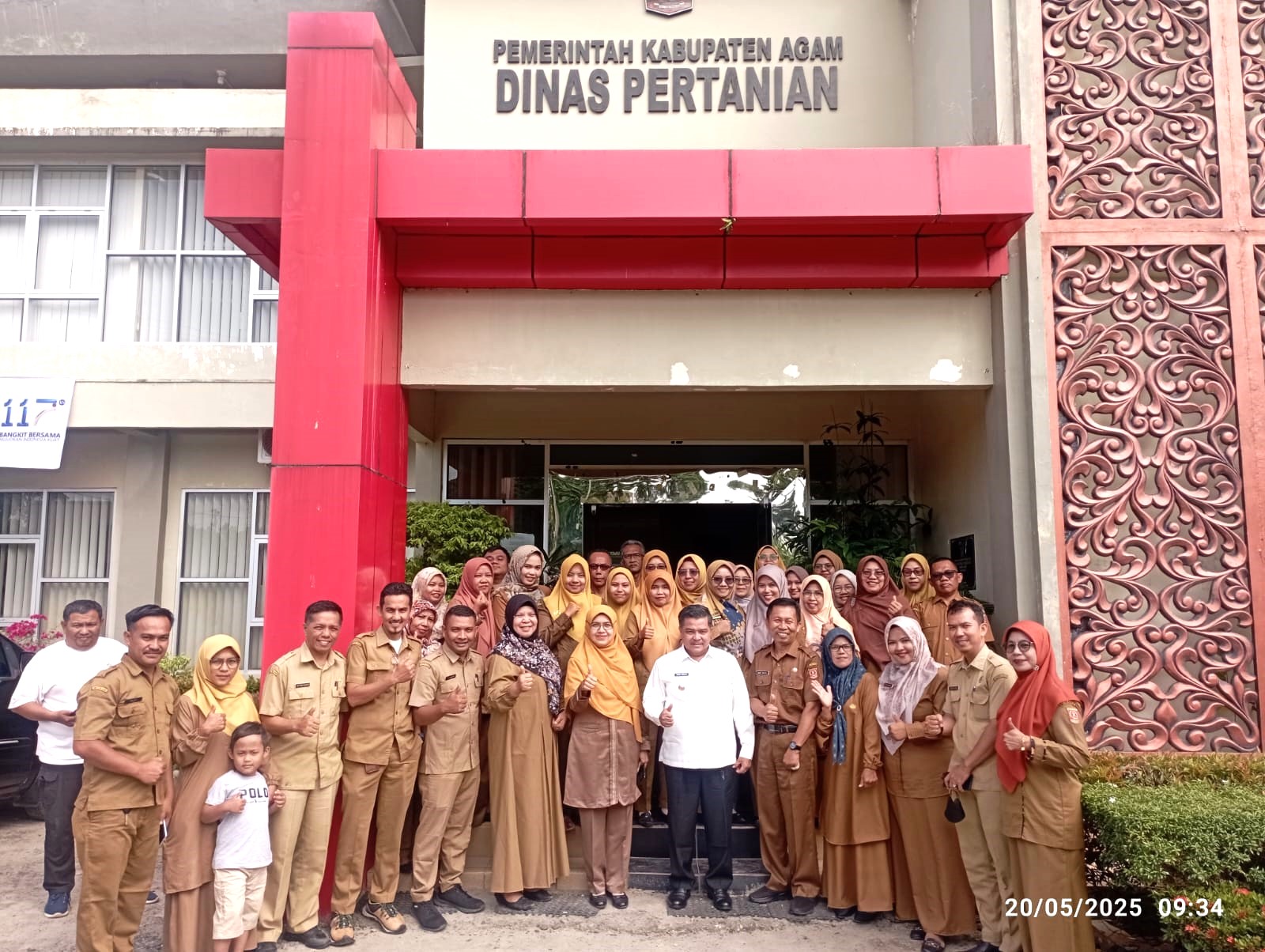 Bupati Agam Berikan Motivasi Kerja dan Arahan Percepatan Program Unggulan Daerah thumbnail
